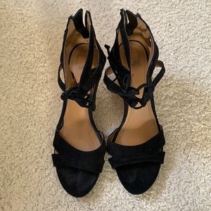 Black strappy shoe with lace detail